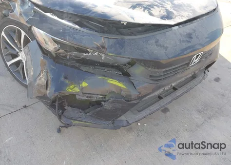 2022 Honda Civic Touring z USA, uszkodzony, nr VIN 2HGFE1F94NH324788